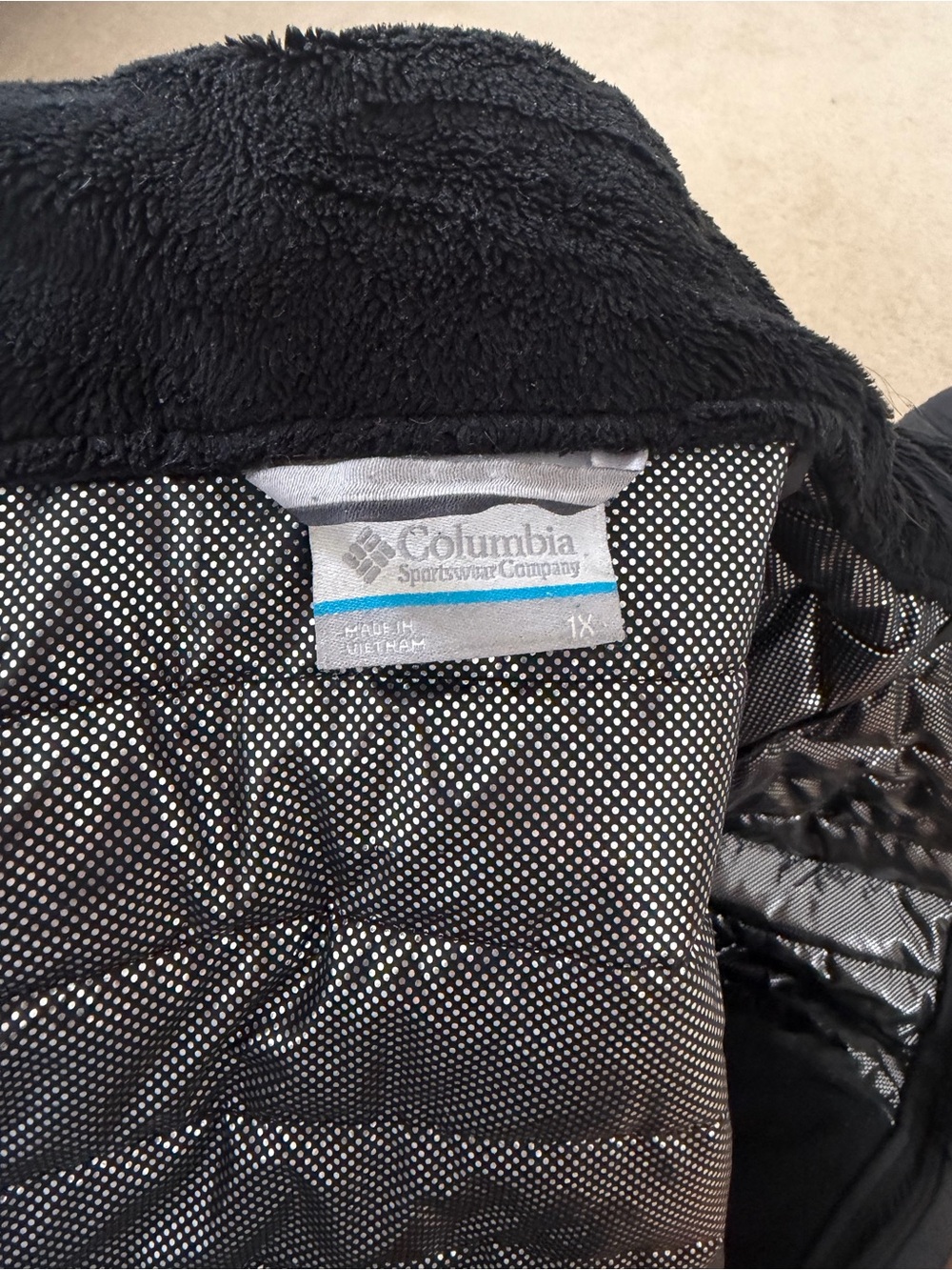 Women’s Columbia Lightweight Packable Puffer Jacket - Black - Picture 6 of 6